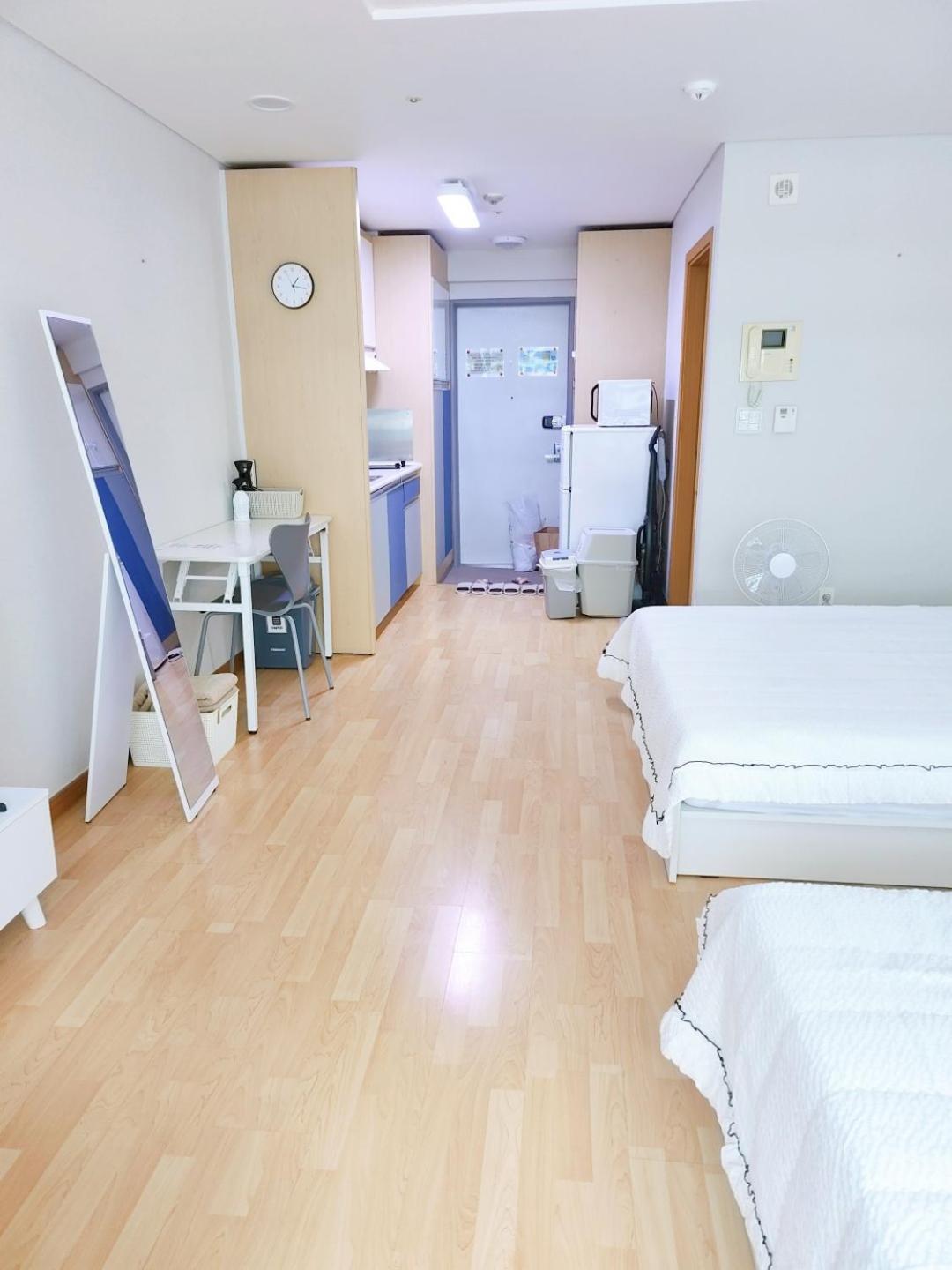 Hongdae Cleanhouse Hotel Seoel Buitenkant foto